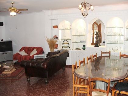 Villa with 5 bedroom in town, Spain 252737