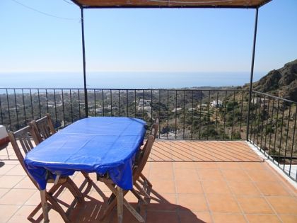 Villa for sale in town, Spain 252738