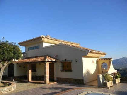 Villa for sale in town, Alicante 252744