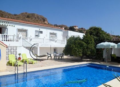 Villa for sale in town 252757