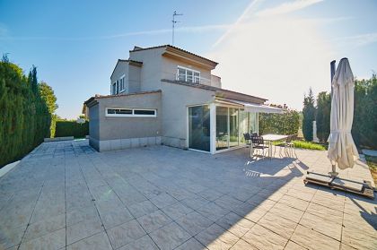 Villa for sale in town 252816
