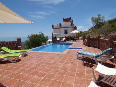 Moclinejo property: Villa for sale in Moclinejo, Spain 254015