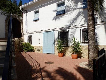 Villa for sale in town 254203