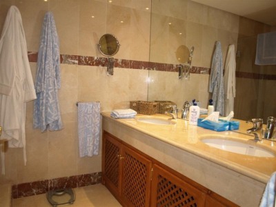 Estepona property: Apartment with 2 bedroom in Estepona 254436