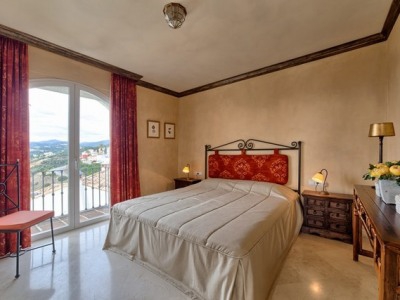 Benahavis property: Penthouse for sale in Benahavis, Malaga 255040