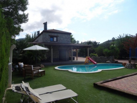 Elda property: Villa with 5 bedroom in Elda 255220