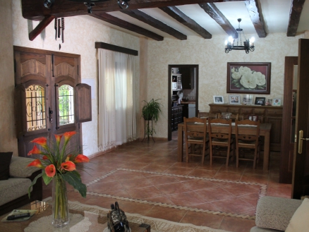 Pinoso property: Villa for sale in Pinoso, Alicante 255235