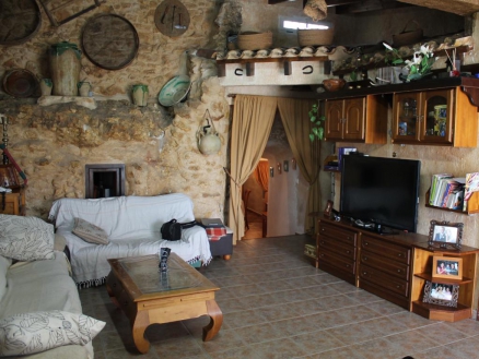 Pinoso property: Cave House with 3 bedroom in Pinoso, Spain 255242