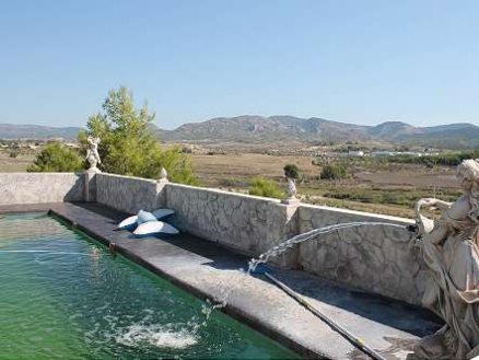 Elda property: Villa with 4 bedroom in Elda 255298
