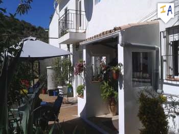 Castillo De Locubin property: Farmhouse for sale in Castillo De Locubin 256259