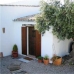 Farmhouse in town 256303