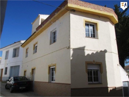 Mures property: Townhome for sale in Mures 256379