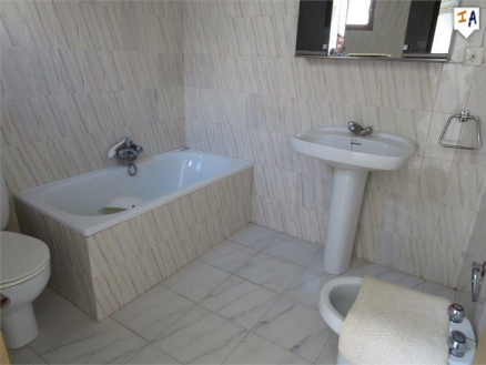 Townhome with 2 bedroom in town 256500