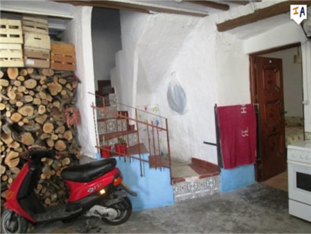 Castillo De Locubin property: Townhome in Jaen for sale 256585