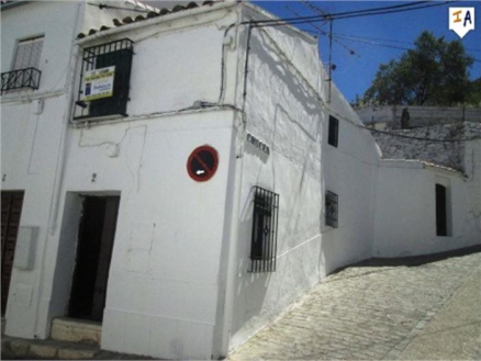 Zuheros property: Townhome for sale in Zuheros 256723