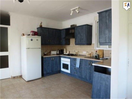 Villa for sale in town, Spain 256812