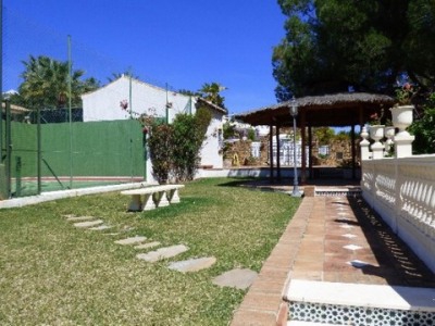 Estepona property: Villa with 6 bedroom in Estepona 257675