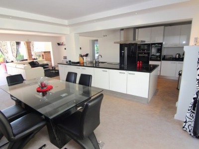 Estepona property: Villa with 4 bedroom in Estepona 257686