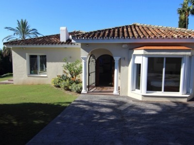 Estepona property: Malaga property | 4 bedroom Villa 257686