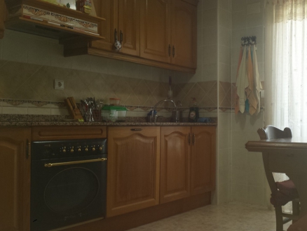  3 bedroom Apartment 257796
