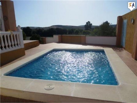Villa for sale in town, Spain 259973