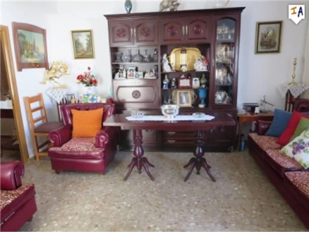 Villa for sale in town, Spain 259975