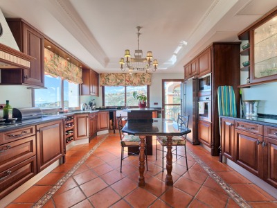 Benahavis property: Malaga Villa 259996