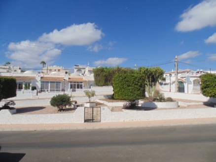 Bungalow with 1 bedroom in town 260233
