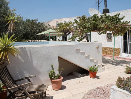 Alguena property: Villa for sale in Alguena 261173