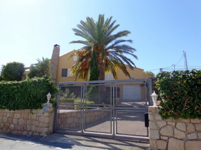 Villa for sale in town, Spain 263388