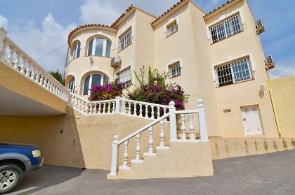 Villa for sale in town, Spain 263944