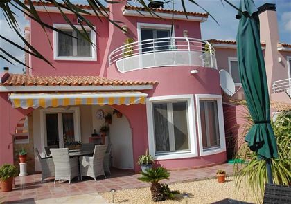 Villa for sale in town, Spain 263984