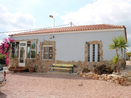Hondon de las Nieves property: Villa for sale in Hondon de las Nieves, Spain 264109