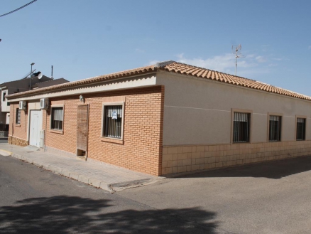 Pinoso property: Townhome for sale in Pinoso, Spain 264541