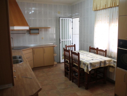 Pinoso property: Pinoso Townhome 264553