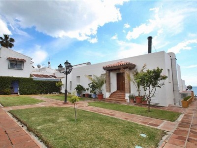 Estepona property: Commercial with 4 bedroom in Estepona, Spain 265476
