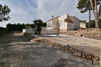 Villa for sale in town, Spain 265766
