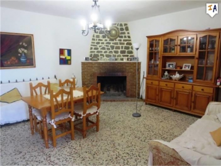 Villa for sale in town, Spain 266454