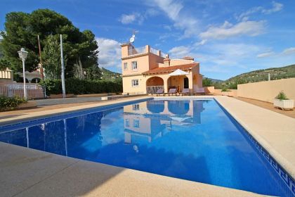 Villa for sale in town 266509