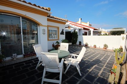 Villa with 3 bedroom in town 269276