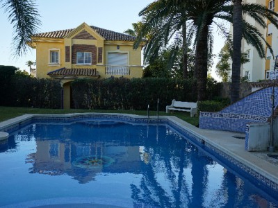 Estepona property: Villa for sale in Estepona 270441