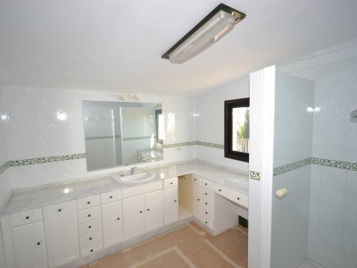 El Paraiso property: Villa for sale in El Paraiso, Malaga 271686
