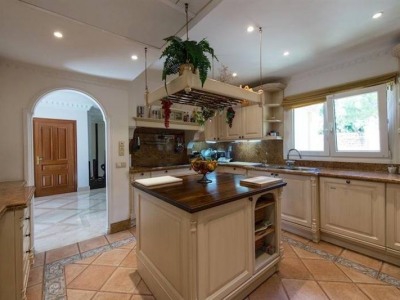 Nueva Andalucia property: Villa with 5 bedroom in Nueva Andalucia, Spain 271702