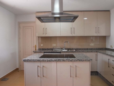 Estepona property: Villa with 4 bedroom in Estepona 271790