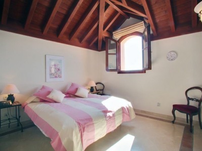 Benahavis property: Malaga property | 4 bedroom Villa 271809