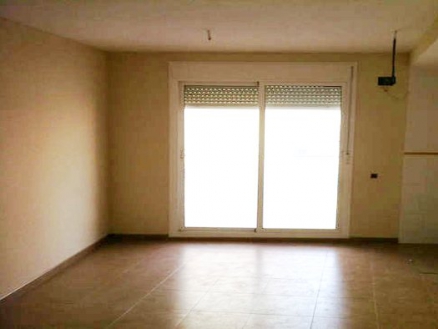 2 bedroom Apartment 273015