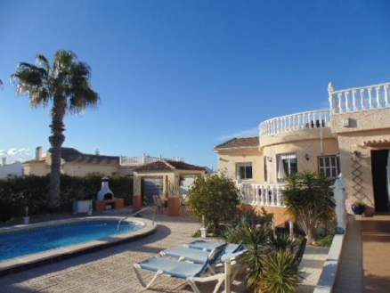 Villa for sale in town 273028