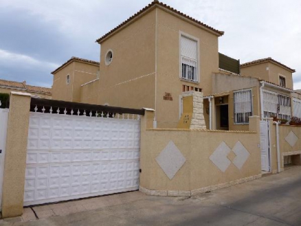 Villa for sale in town 273088