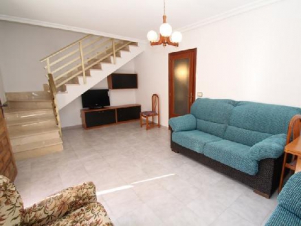 Apartment with 3 bedroom in town 273101