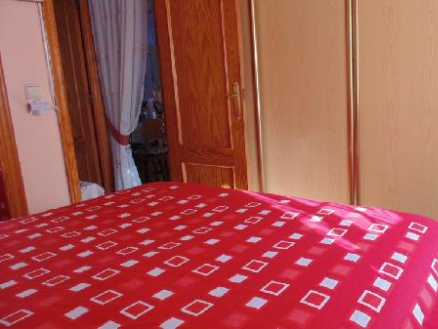  2 bedroom Apartment 273125